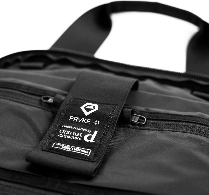 Actual product image Wandrd THE PRVKE 41 litre DisNet Grey V3 (Camera shoulder bag, 41 l)