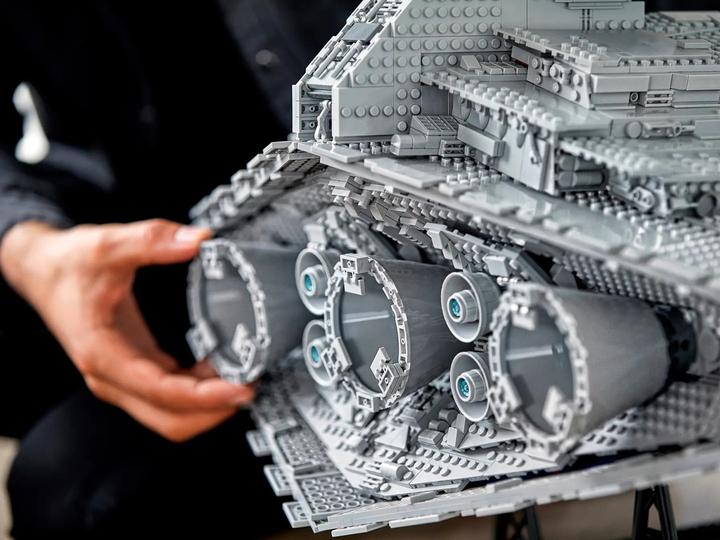 Actual product image LEGO Imperial Star Destroyer (75252, LEGO Rare Sets, LEGO Star Wars)