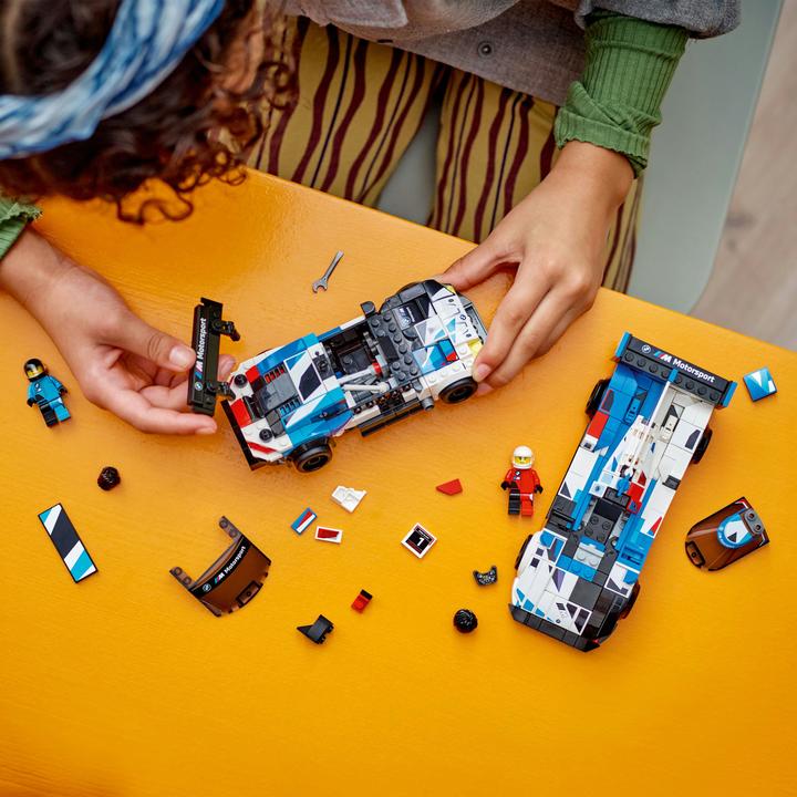 Image du produit LEGO BMW M4 GT3 & BMW M Hybrid V8 de course (76922, LEGO Speed Champions)