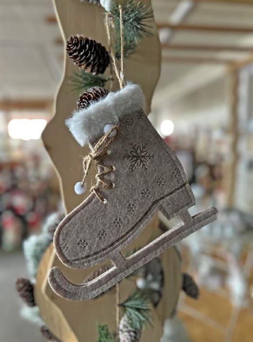 Actual product image GuGus Hanger decoration ice skate Felt with snowflakes decorated, white hem Shoelaces
