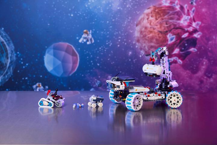 Produktbild LEGO 42211 Confidential (42211, LEGO Technic)