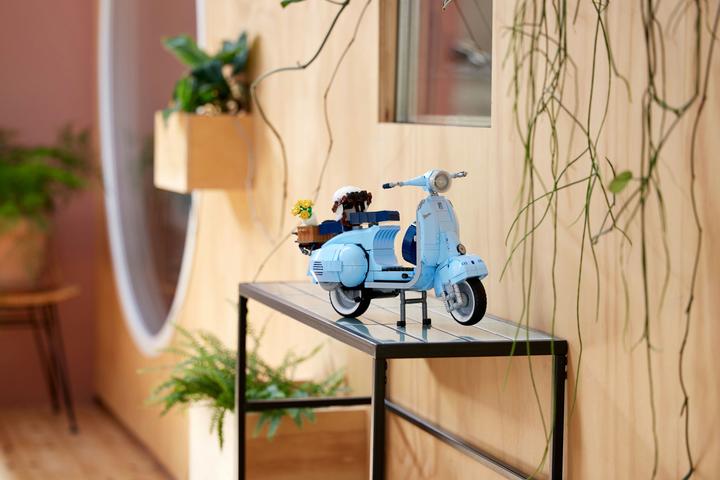 Produktbild LEGO Vespa 125 (10298, LEGO Icons, LEGO Seltene Sets)