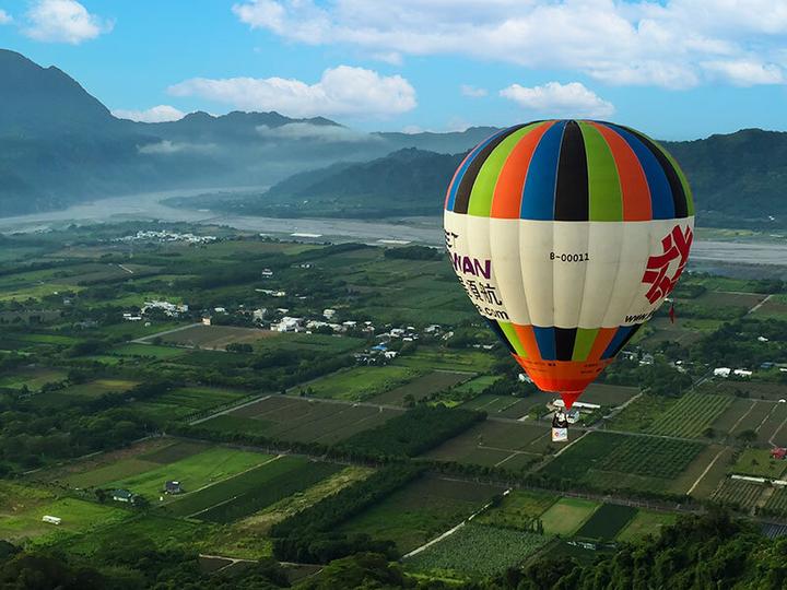 Produktbild Smartbox Atemberaubende Heissluftballonfahrt über Deutschland (2 Pers.)