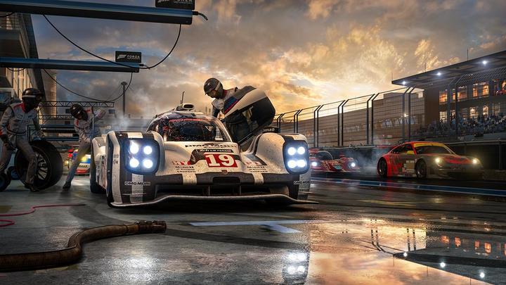 Produktbild Microsoft Xbox One X - Forza Horizon 4 + FM 7 Bundle