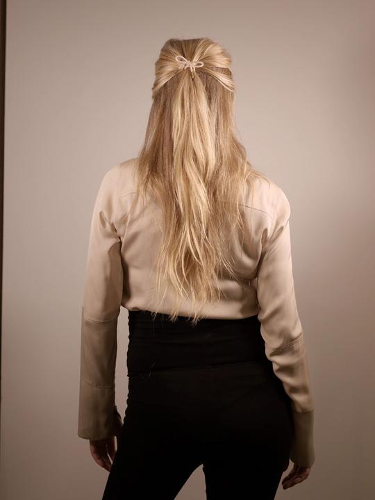 Produktbild Corinne World - Hair Tie Bow Metal Plain Cream (Haargummi)