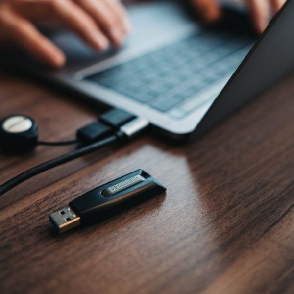 Actual product image Verbatim Store n Go V3 (16 GB, USB-A, USB 3.0)