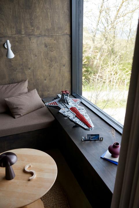 Actual product image LEGO UCS Venator-class Republic Attack Cruiser (75367, LEGO Star Wars, LEGO Rare Sets)