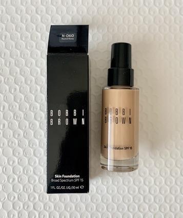 Image du produit Bobbi Brown Skin Foundation Sun Protection Factor 15 Neutral Honey (Miel neutre)