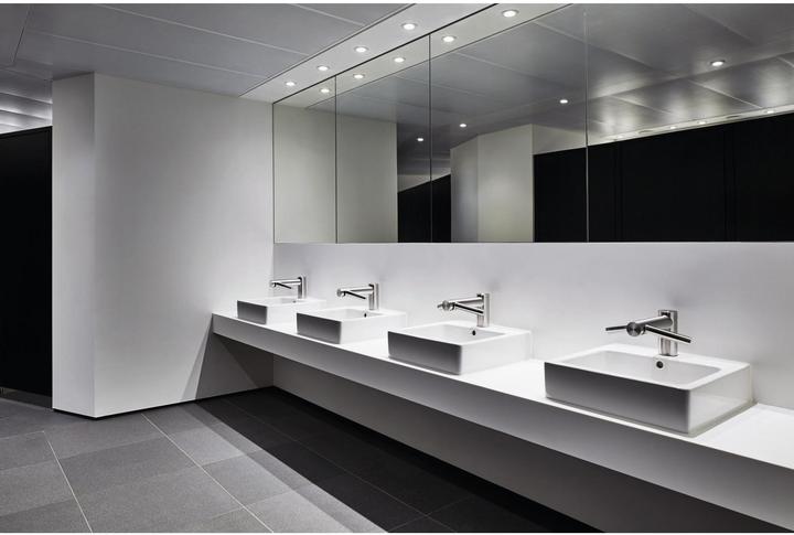 Actual product image Dyson Airblade Wash+Dry WD04 - Short Fitting