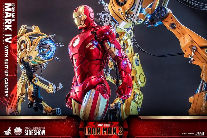 Image du produit Hot Toys Iron Man 2 figurine 1/4 Iron Man Mark IV with Suit-Up Gantry 49 cm