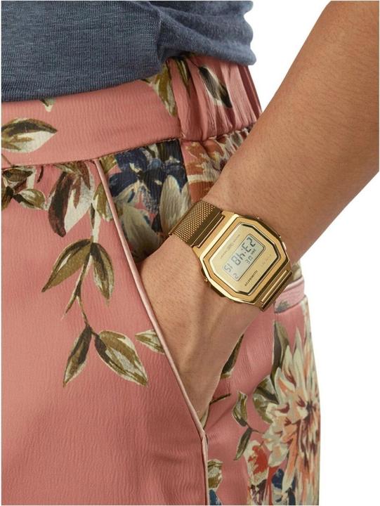 Actual product image Casio Collection Retro (Digital watch, 39.60 mm)