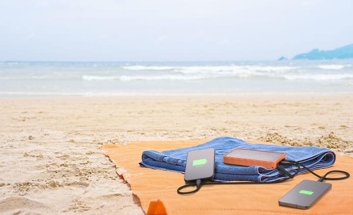 Actual product image Cellularline Solar Power Bank (10000 mAh, 20 W, 37 Wh)