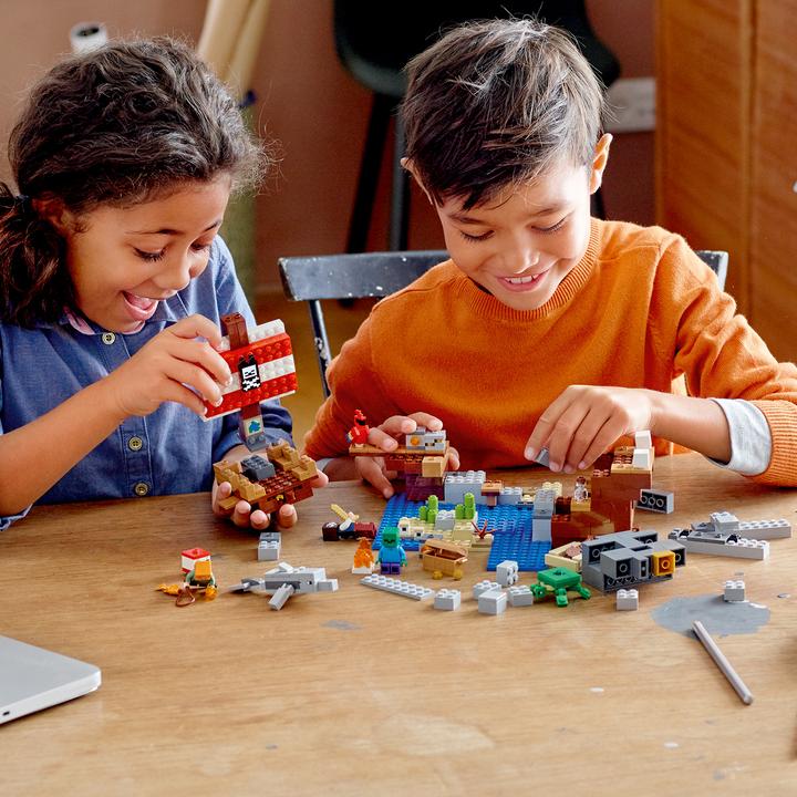 Productafbeelding LEGO Het avontuur van het piratenschip (21152, LEGO Minecraft)