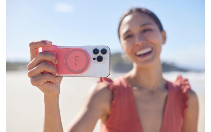 Actual product image ShiftCam Battery grip SnapGrip (Pomelo)