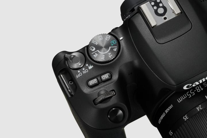 Immagine prodotto Canon Kit EOS 200D (18 - 55 mm, 24.20 Mpx, APS-C / DX)