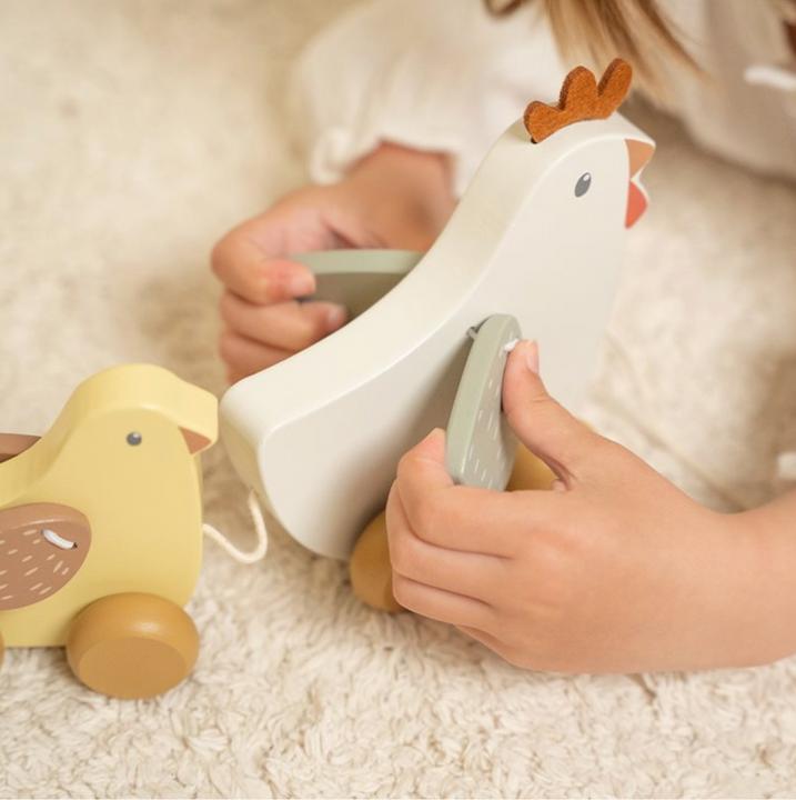 Actual product image Little Dutch Pull-along chicken Little Farm FSC