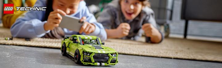 Actual product image LEGO Ford Mustang Shelby GT500 (42138, LEGO Technic)