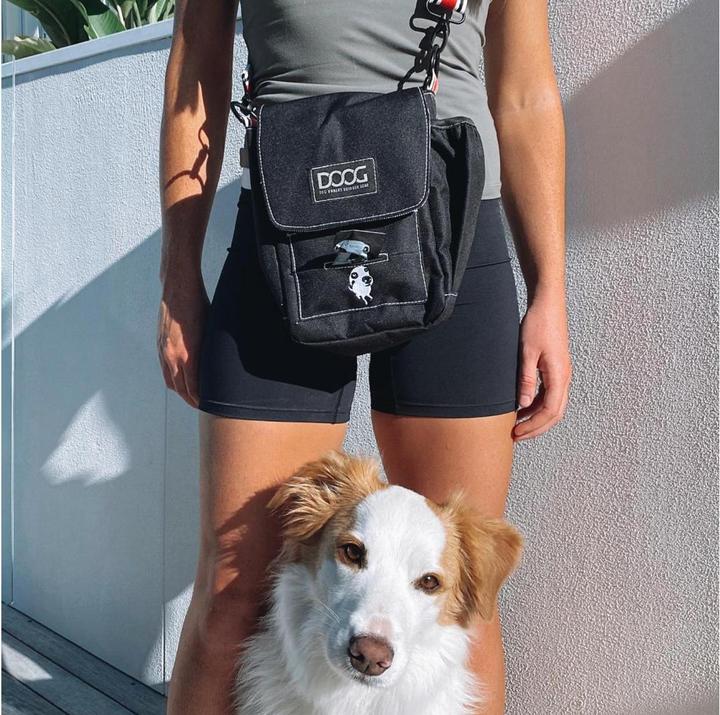 Actual product image Doog Shoulder Bag Black (Dog)