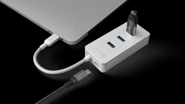 Actual product image Adam Elements CASA Hub PDC601- 6-port hub with card reader for memory cards, silver (USB-C, 6 Ports)