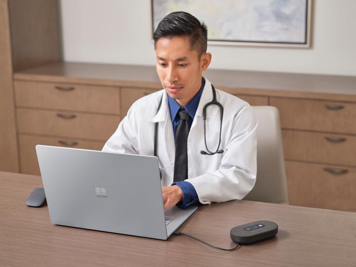 Immagine prodotto Microsoft Surface Laptop 4 - 15" convertibile - 38.1 cm (15", AMD Ryzen 7 4980U, 8 GB, 256 GB, DE)