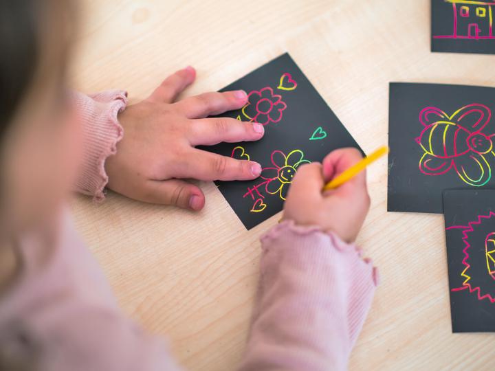 Actual product image Beleduc Creating Arts (200 sheets & 24 pens)