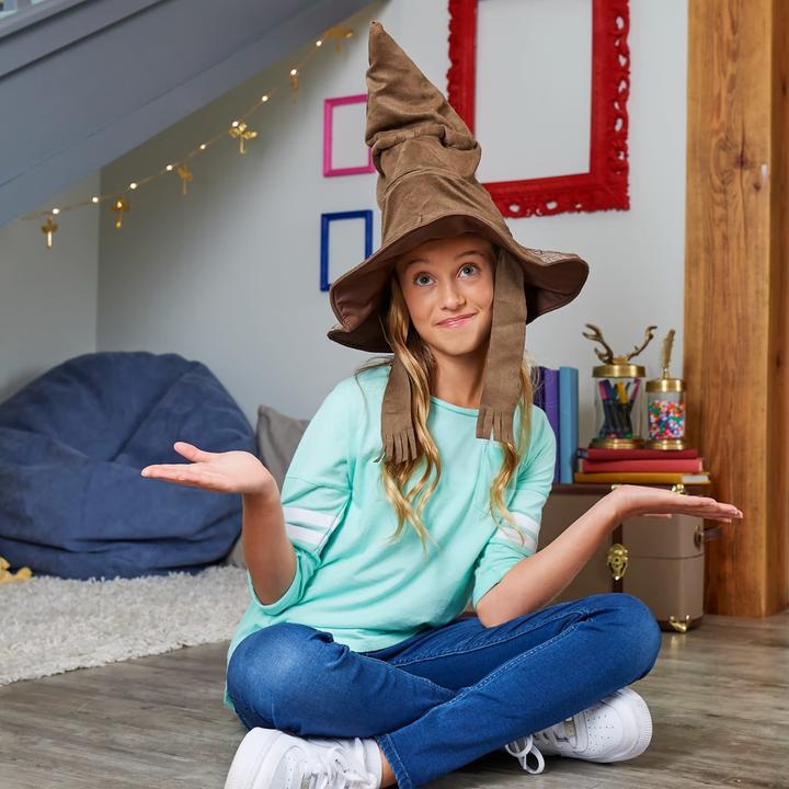 Immagine prodotto Spin Master Wizarding World Harry Potter, Cappello Parlante con 15 frasi per gioco creativo di Harry Potter, gio