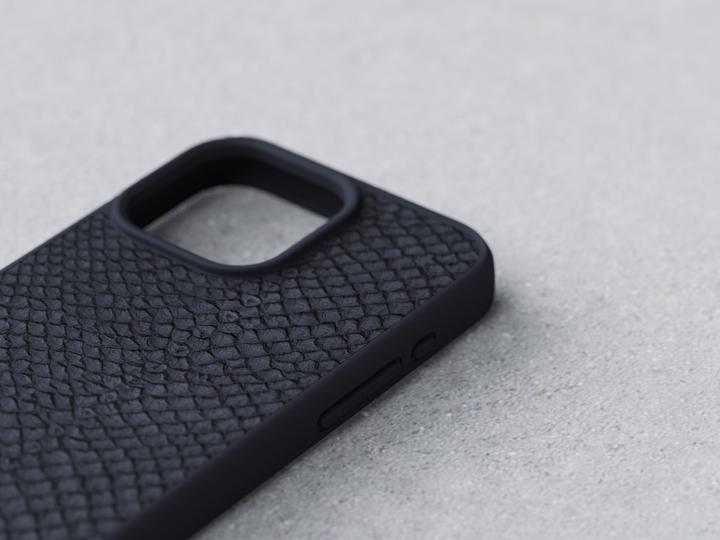 Produktbild Njord Hard-Cover Salm.Leather Magsafe Case Black (Apple iPhone 15 Pro Max)