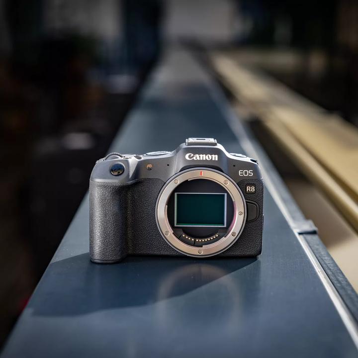 Produktbild Canon EOS R8 (24.20 Mpx, Vollformat)