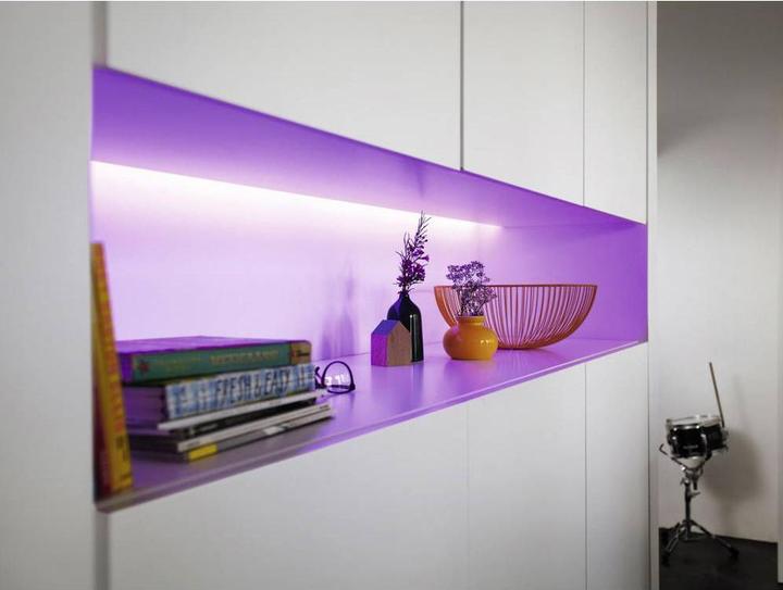 Immagine prodotto Philips Hue Lightstrip Plus (RGBW, 200 cm, Interno)