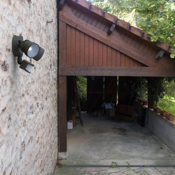 Image du produit Lutec Projecteur extérieur à LED avec détecteur de mouvement Shrimp (1370 lm, IP54)