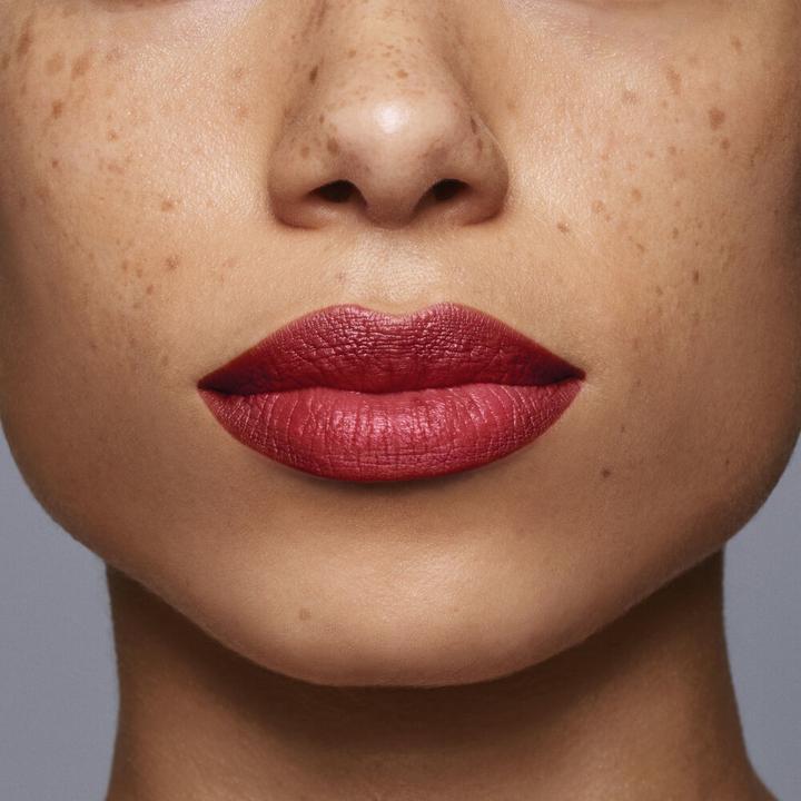 Actual product image Shiseido Lip Liner (09 SCARLET)