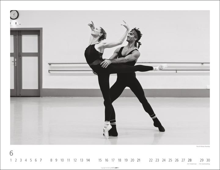 Produktbild Ballettsaal - Stuttgarter Ballett Kalender 2026 (44 x 34 cm, Englisch, Deutsch)
