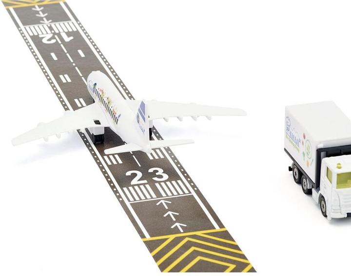 Actual product image Siku Airport Set