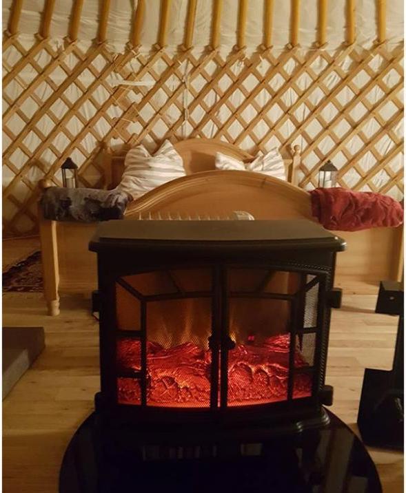 Immagine prodotto Yurta nella valle selvaggia e romantica