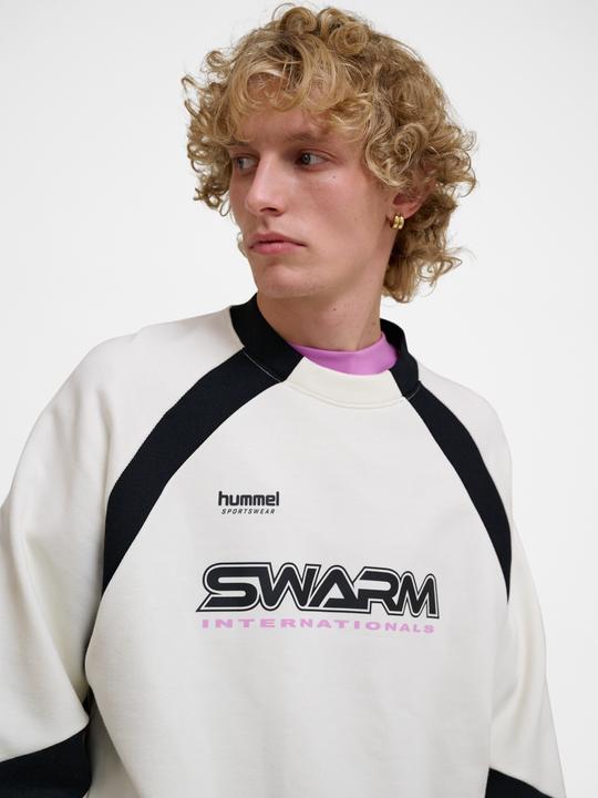 Actual product image hummel Hmloversized Crew Sportswear Swarm (L)