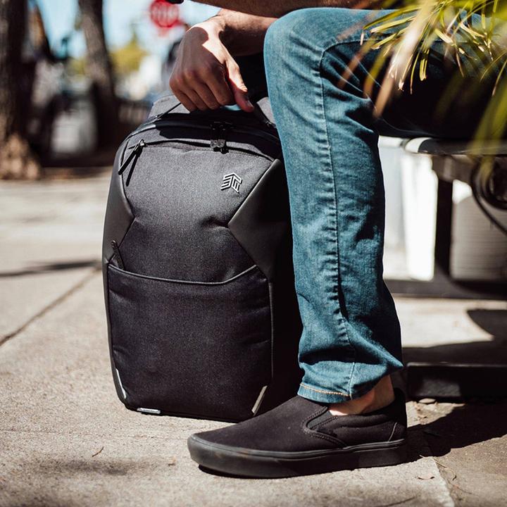 Produktbild STM Myth Backpack 18L do MacBook Pro 15" / MacBook Pro 16" / Notebook 15" - 16" black