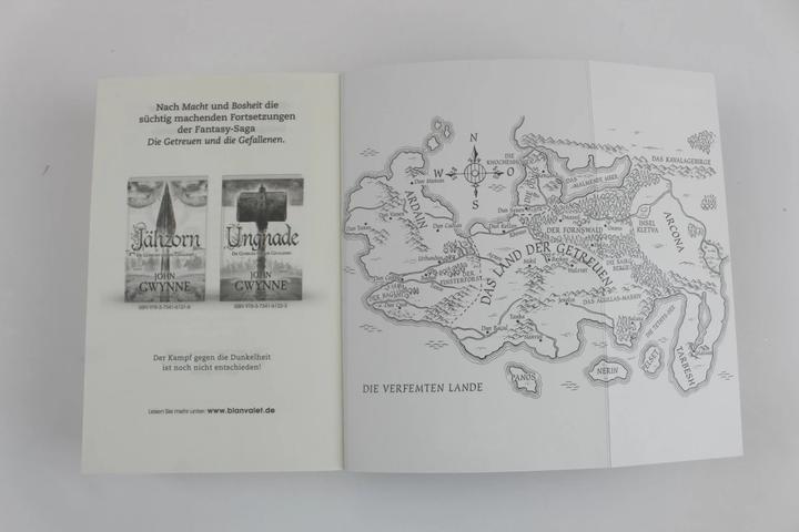 Actual product image Die Zeit der Finsternis - Blut und Knochen 3 (German, John Gwynne, 2021)