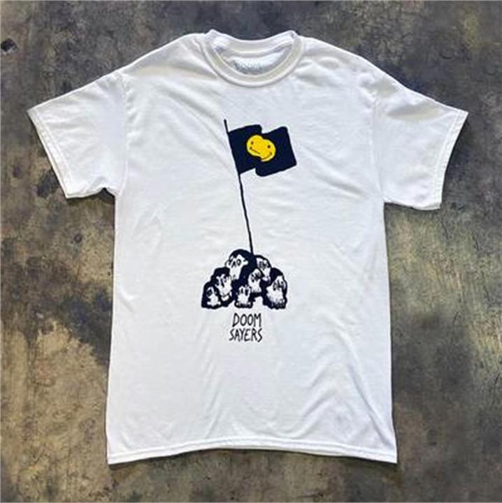 Actual product image Doomsayers Skull Flag T-Shirt (S)