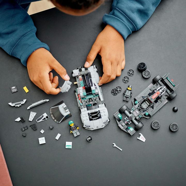 Produktbild LEGO Mercedes-AMG F1 W12 E Performance & Mercedes-AMG Project One (76909, LEGO Speed Champions)