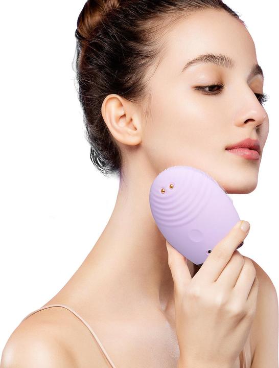 Actual product image Foreo LUNA™ 3 plus thermal cleansing and tightening device for sensitive skin