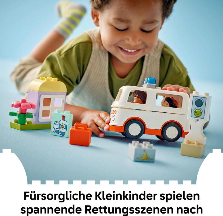Actual product image LEGO Rettungswagen mit Fahrer (10447)