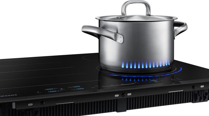 Actual product image Samsung NZ64N9777BK/E1 Induction, 60cm, 15 power, Virtual Flame, Ice Blue