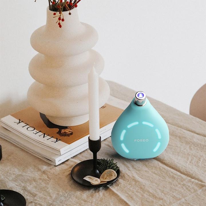 Actual product image Foreo Porin cleaner and LED light unit