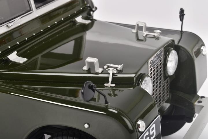 Actual product image Schuco Land Rover 80 dark green 1:12