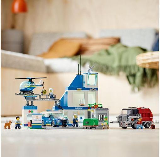 Produktbild LEGO Polizeistation (60316, LEGO City)