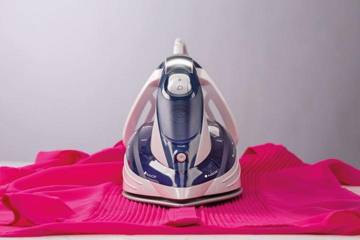 Actual product image Gorenje Steam Iron SIH2600BLC Steam Iron, 2600 W, Water tank capacity 350 ml, Continuous steam 30 g/min, Blu (2600 W, 95 g/min)