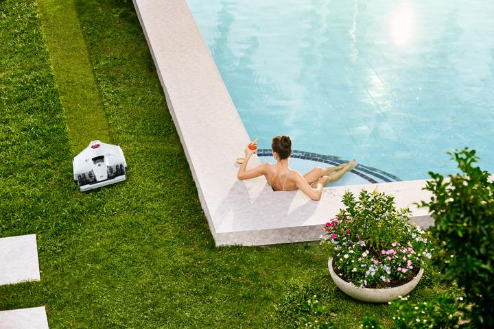 Actual product image Mammotion Luba 2 AWD 1000 (1000 m²)