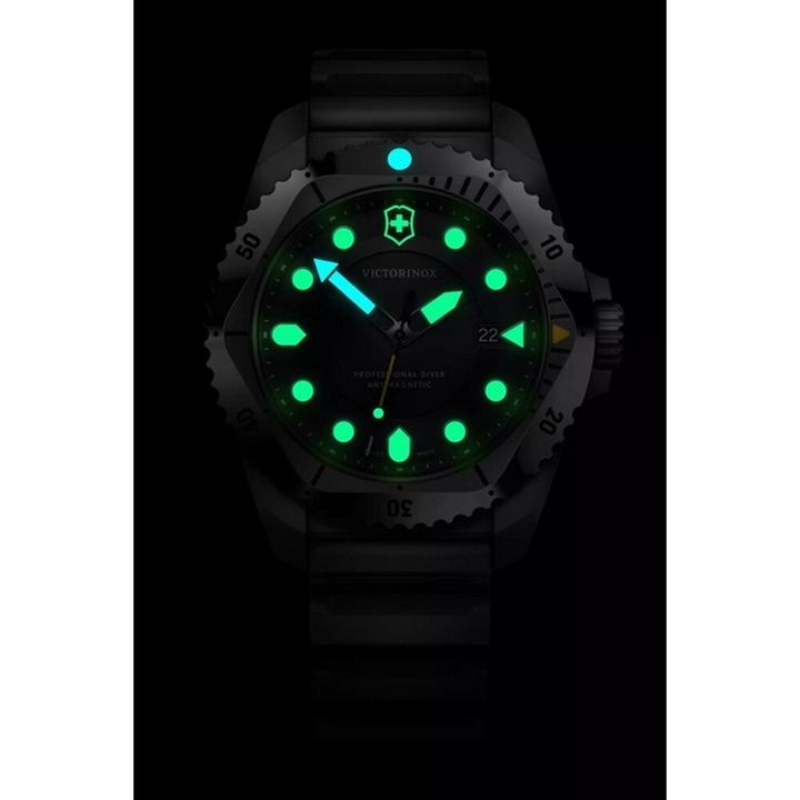 Image du produit Victorinox Dive Pro Quartz (Montre de plongée, 43 mm)