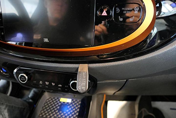 Actual product image Brodit Clip Toyota Aygo year 23