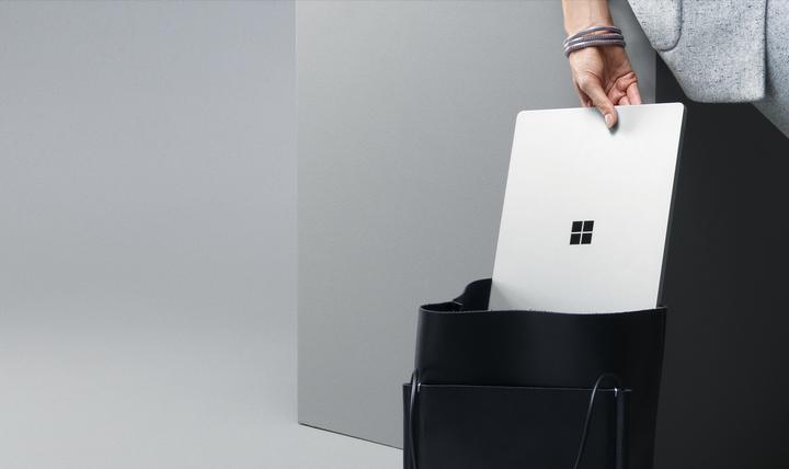 Image du produit Microsoft Surface Laptop, Platinum, SSD 256 Go (13.50", Intel Core i7-7660U, 8 Go, 256 Go)